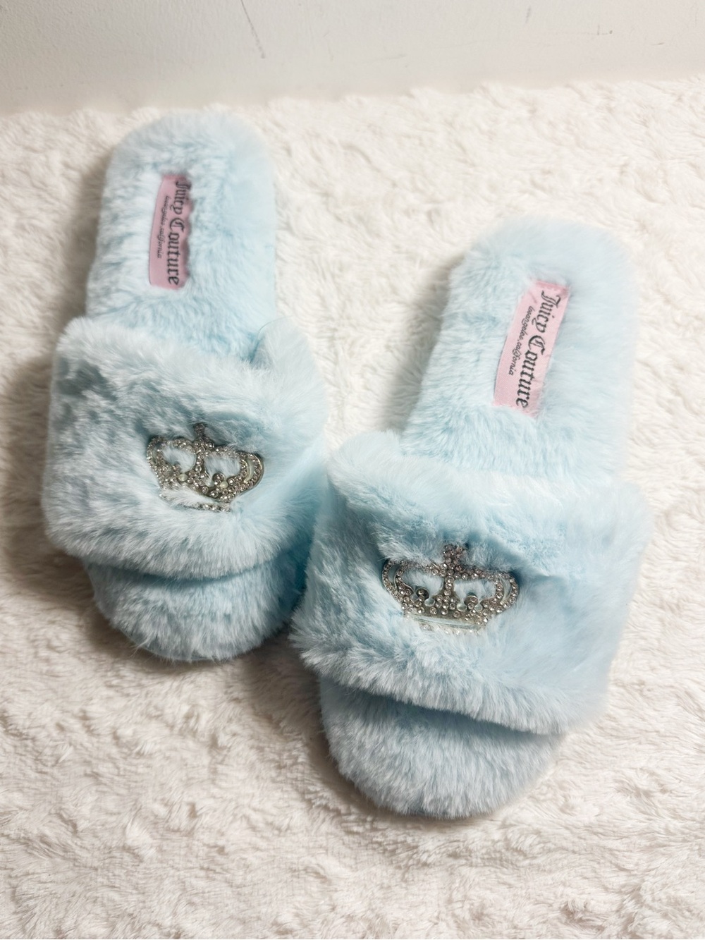Juicy Couture Blue Fuzzy Slippers Medium 7/8